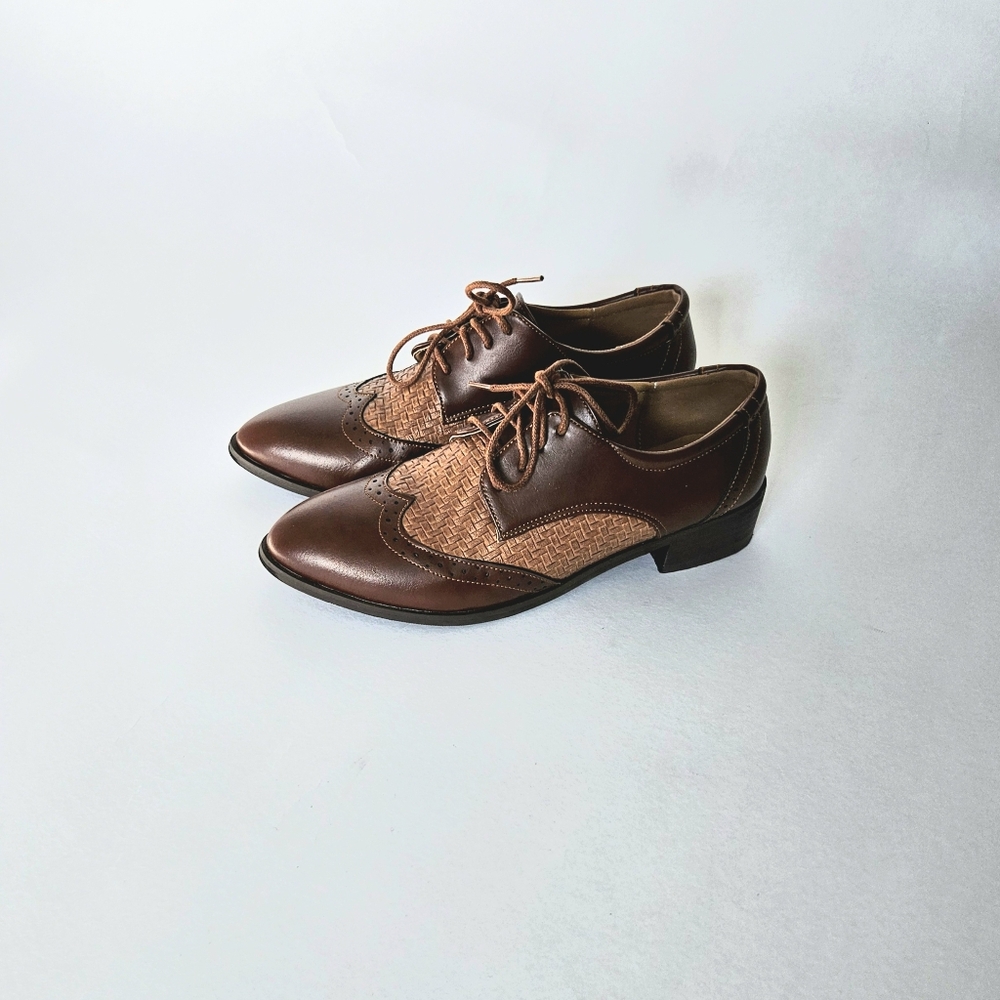 Women's Wingtip Oxford Shoes Size 39 / 7.5 Vintage Inspired Brown Retro
